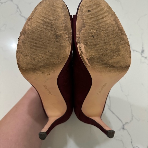 Calvin Klein Suede Women's Burgundy Peep Toe Heels Size 8.5 - Picture 3 of 6